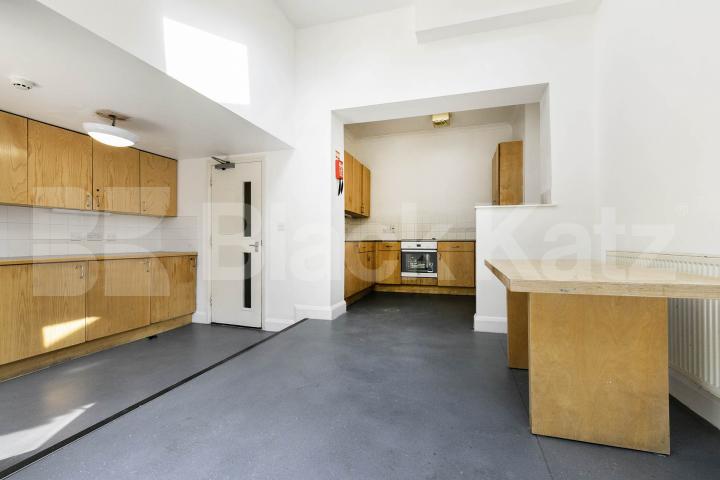 5 bedroom 5 ensuite HMO house located close to Holloway Station  Hornsey Road, Holloway